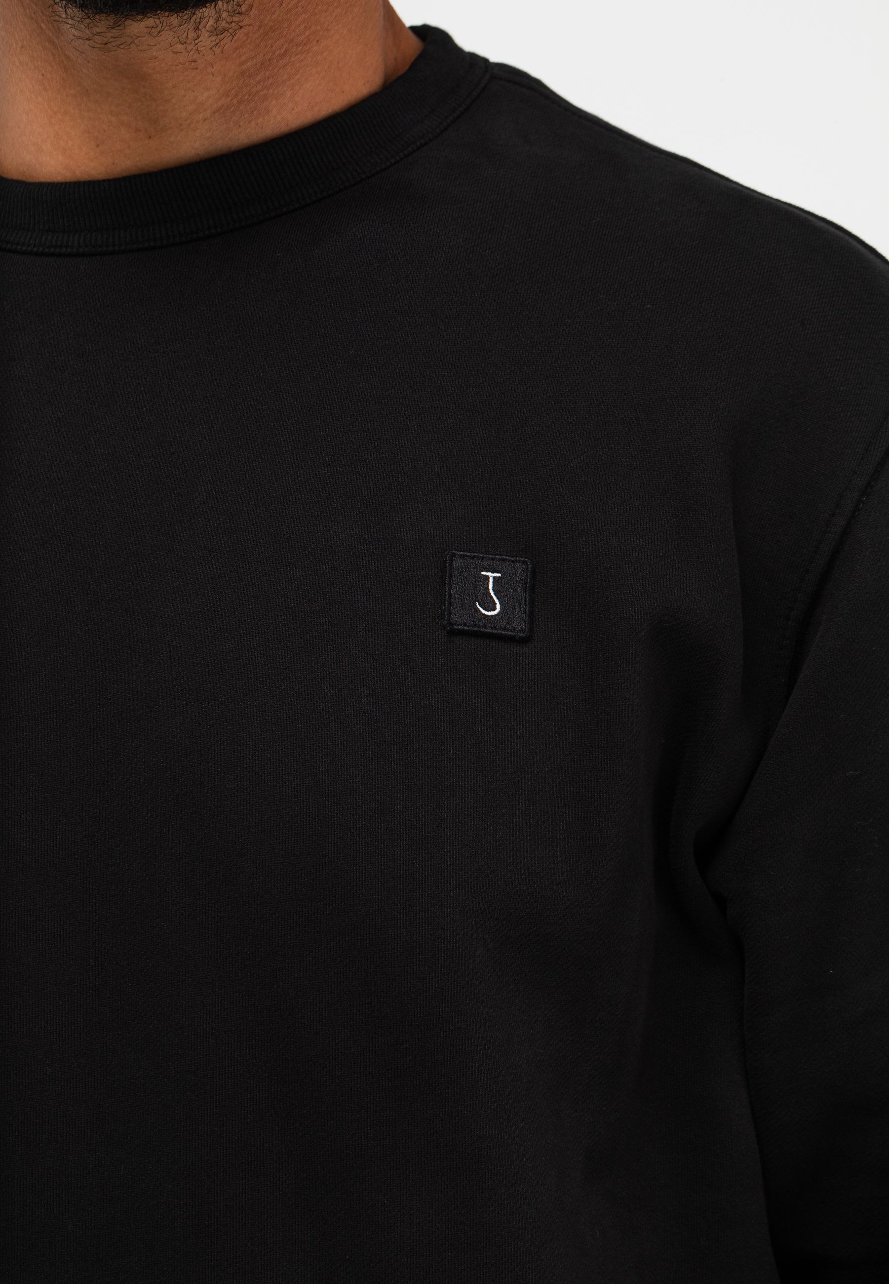 Kuro Loose Crew