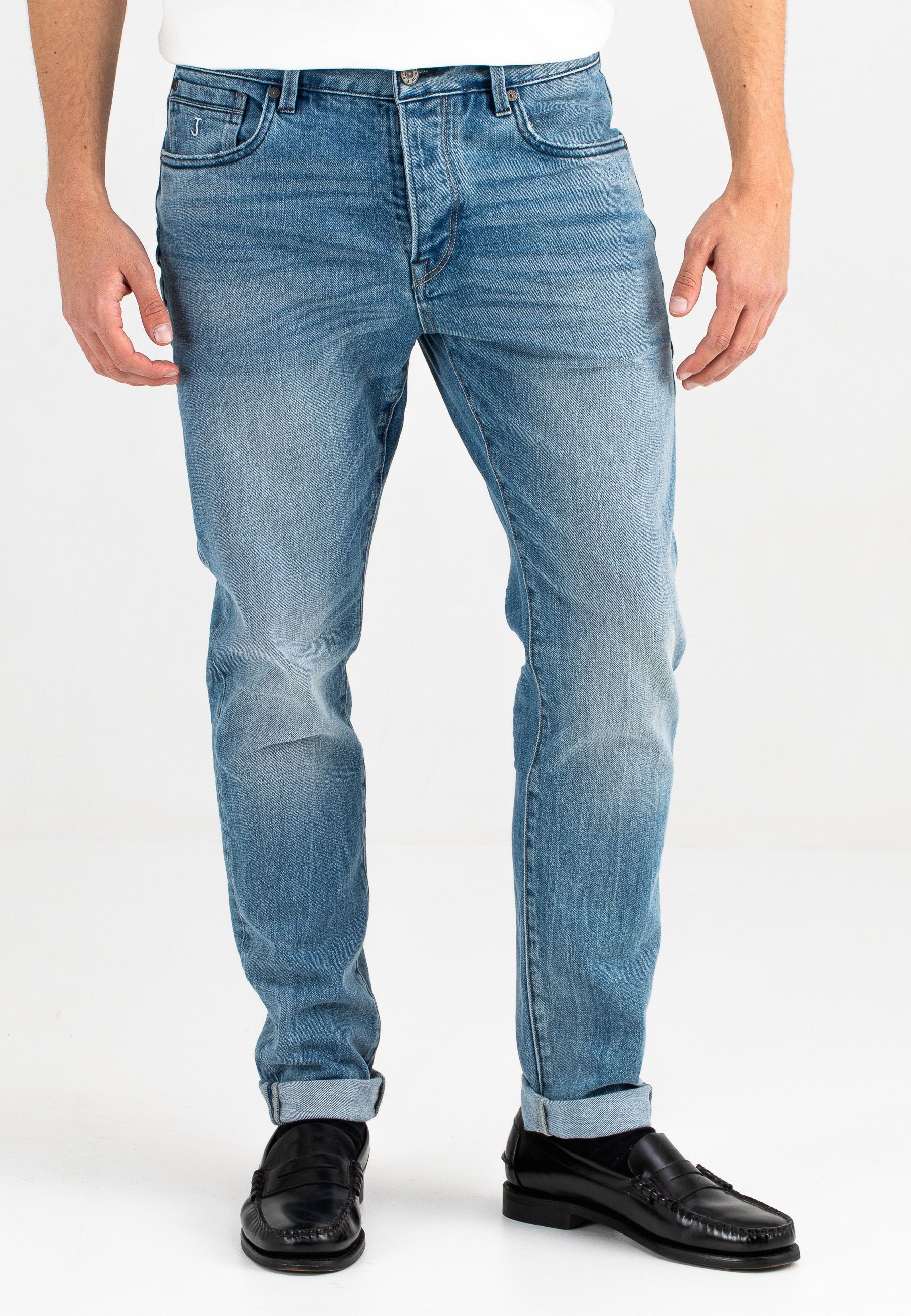 Sacramento Slim Lt. Aged