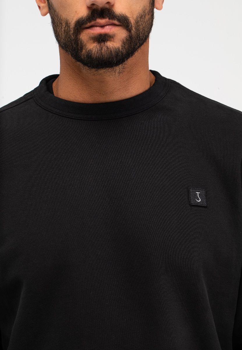 Kuro Loose Crew