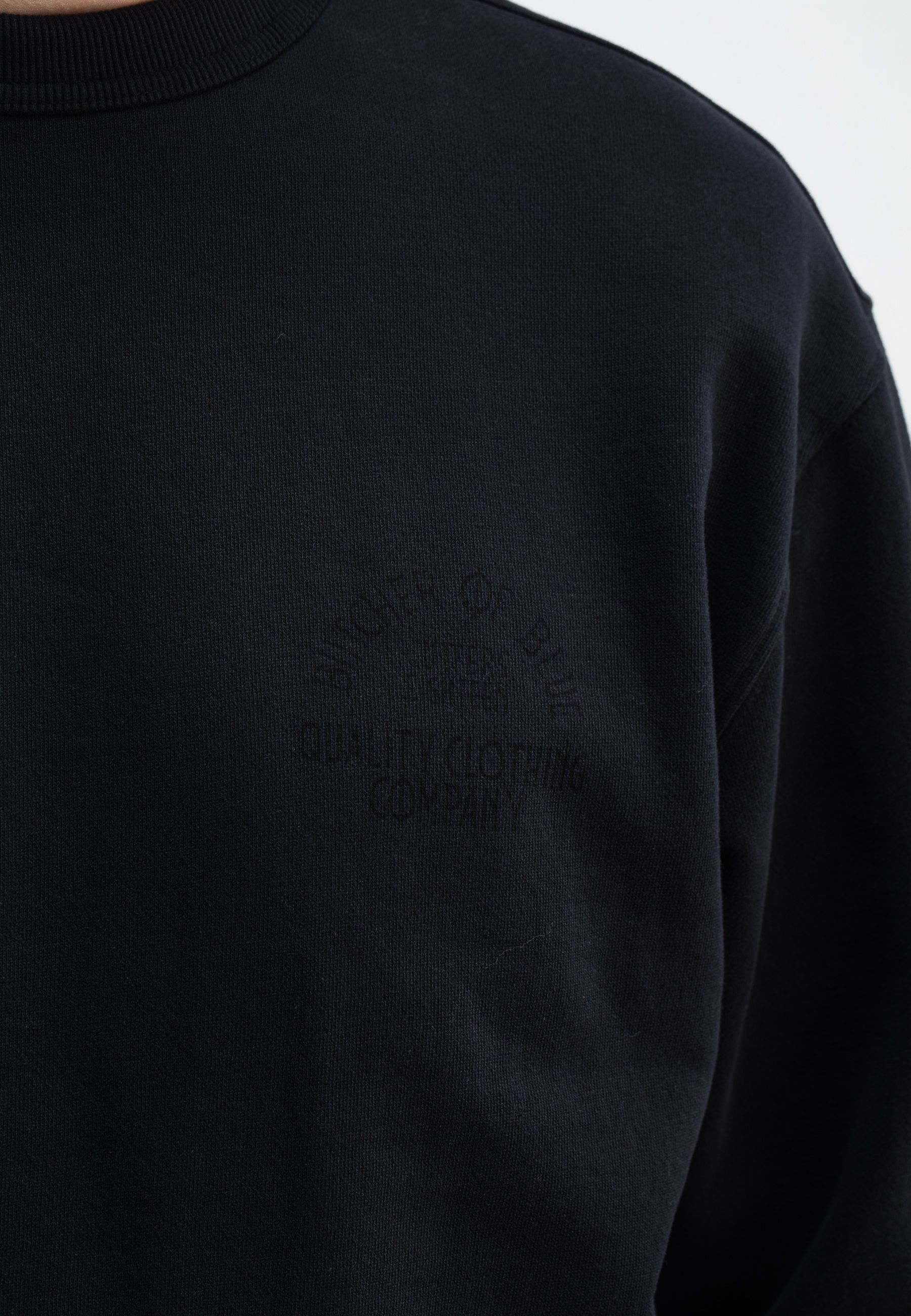 Kuro Frat Loose Crew