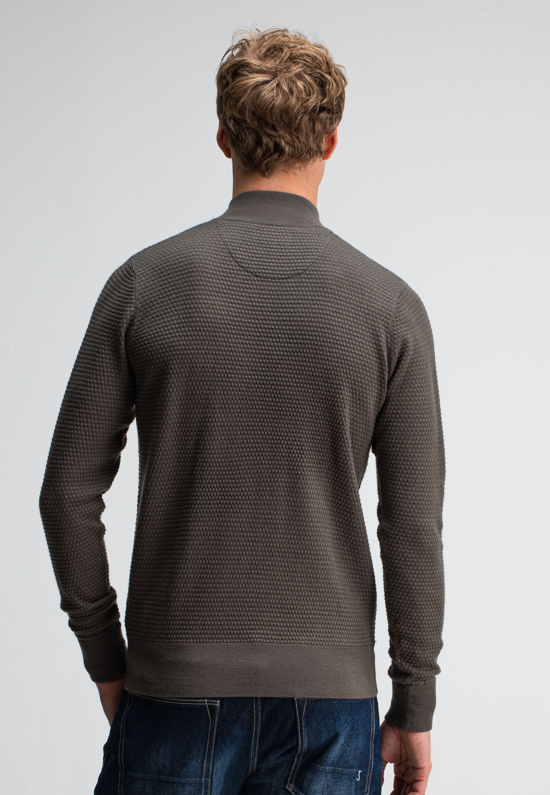 Structure Halfzip