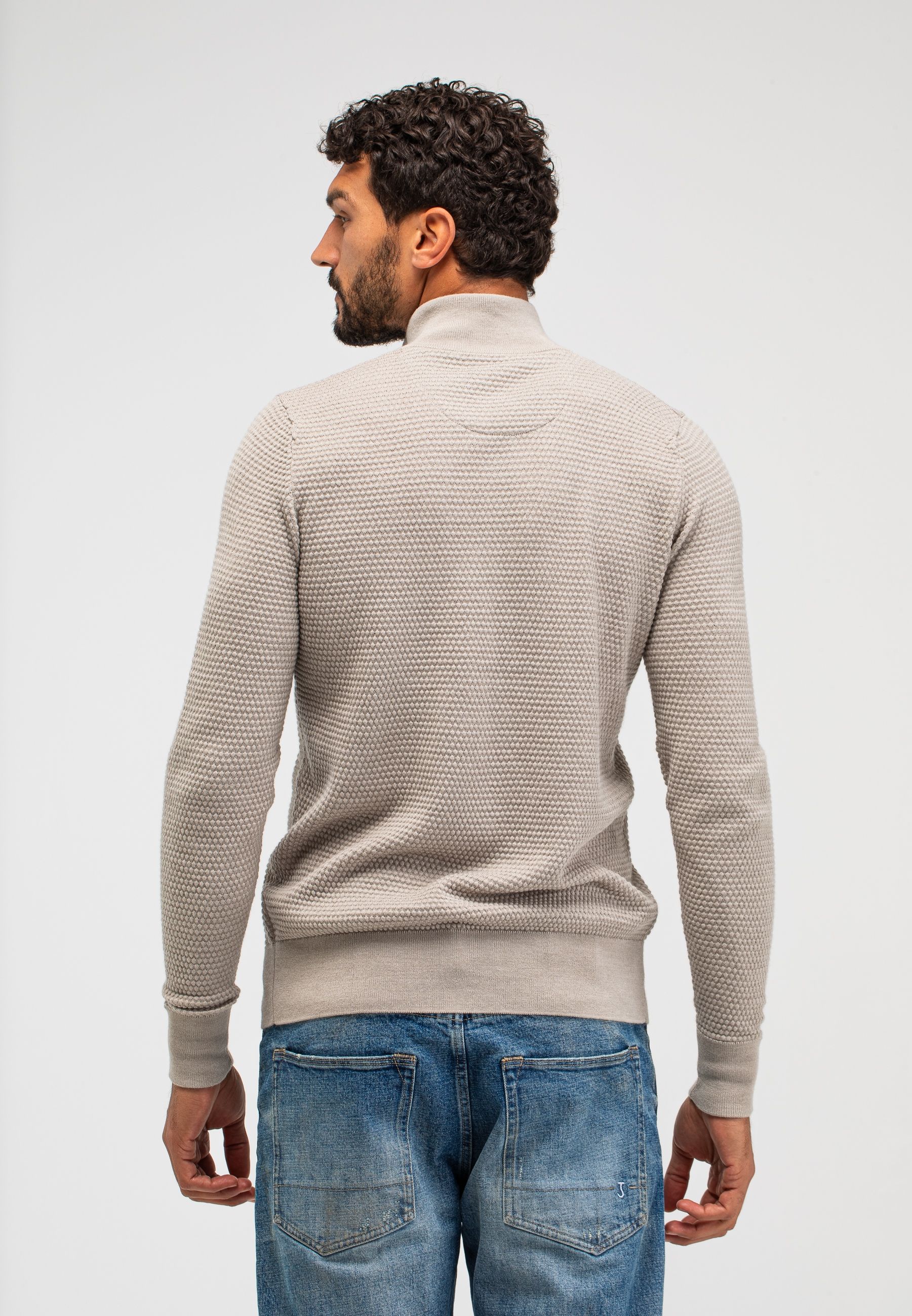 Structure Halfzip