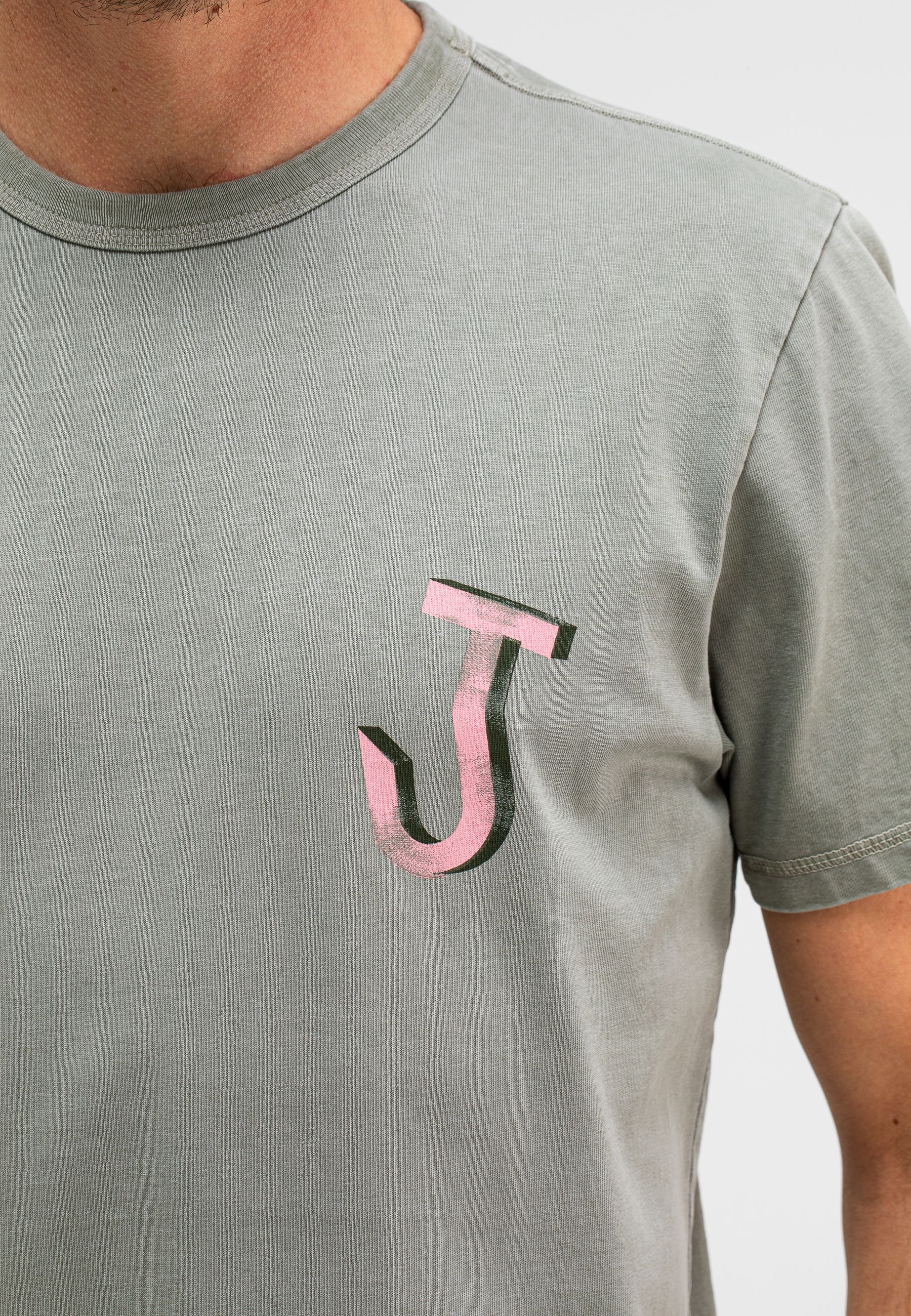 BOB X MVG Chain Hook Tee