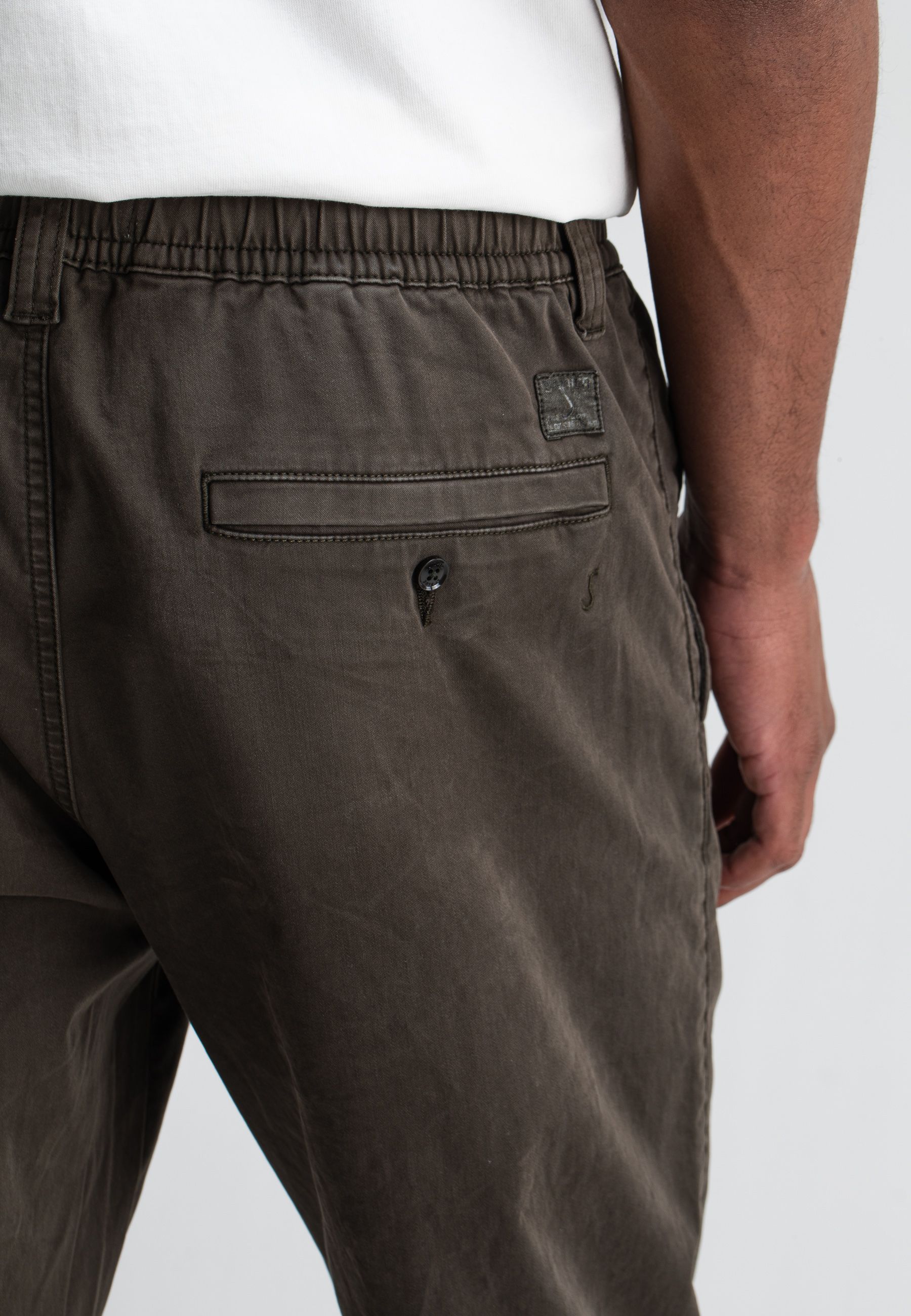 Tristan Sateen Chino