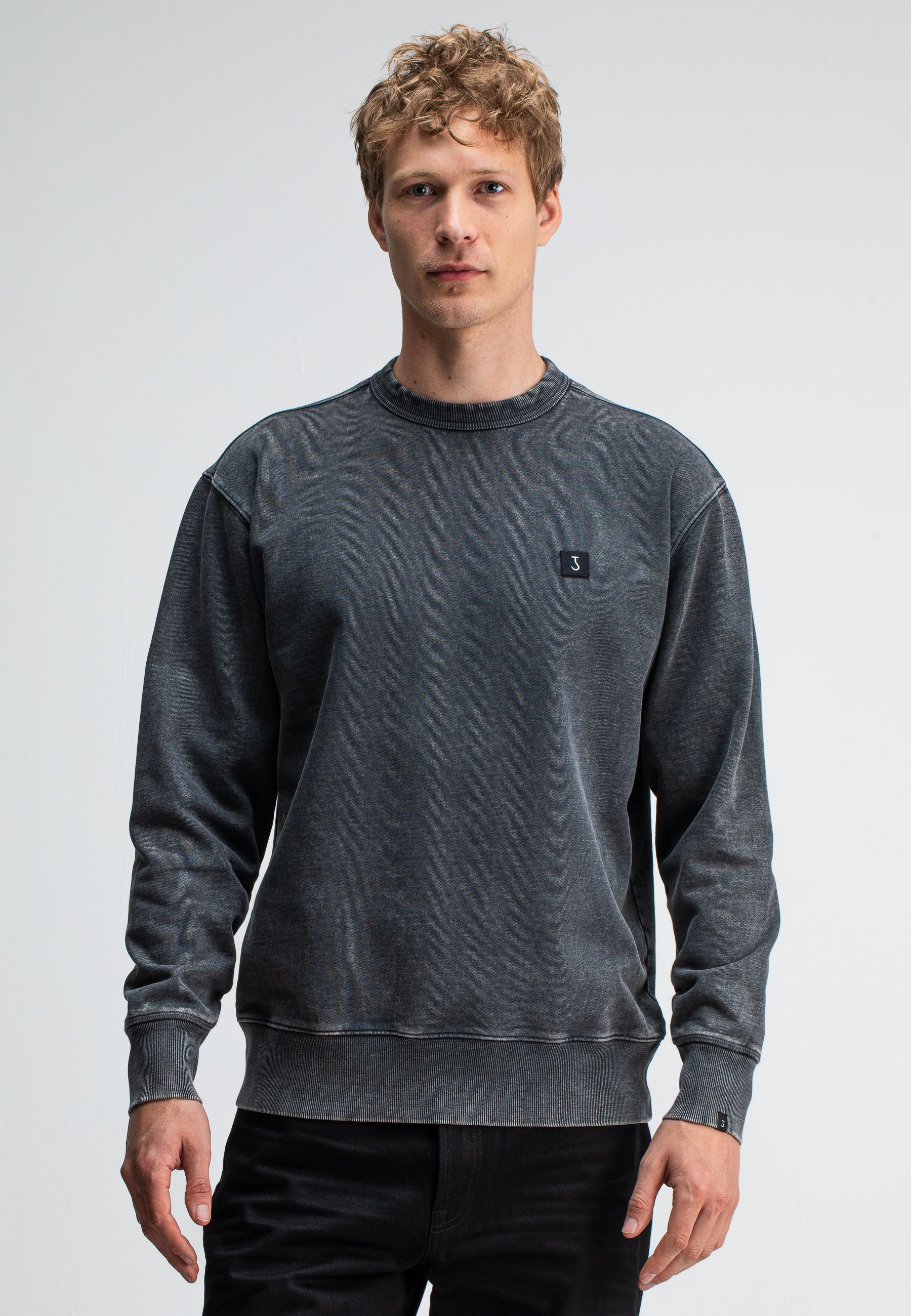 Kuro Loose Crew