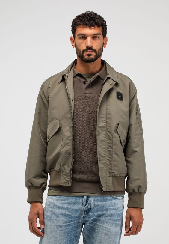 Carlos Flight Bomber